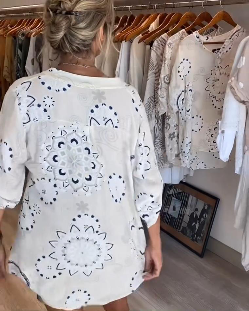 Versatile Printed V-Neck Blouse with Half-Length Sleeves