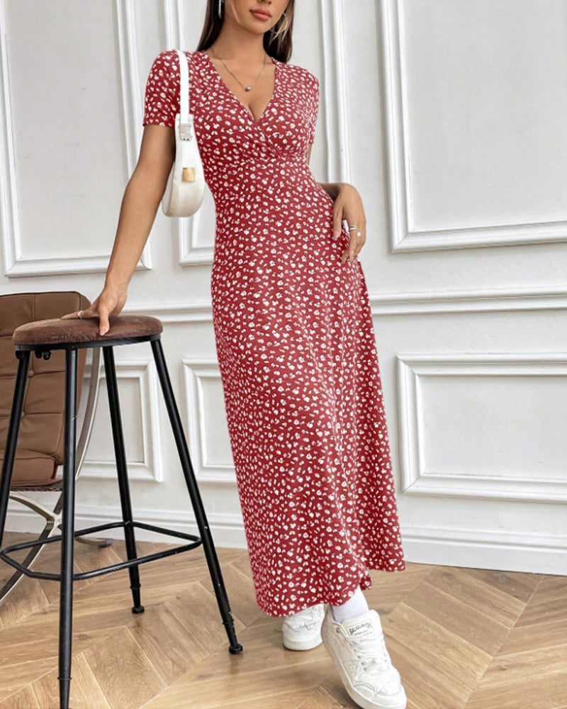Elegant Dress with a Patterned Design