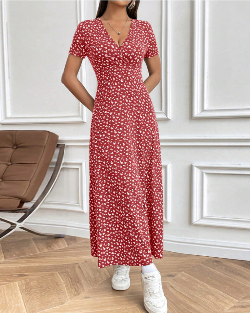 Elegant Dress with a Patterned Design
