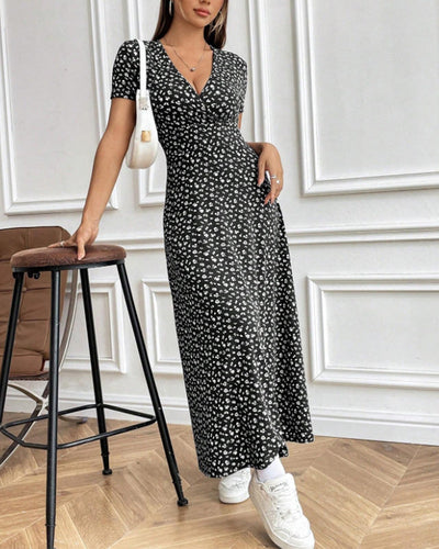 Elegant Dress with a Patterned Design