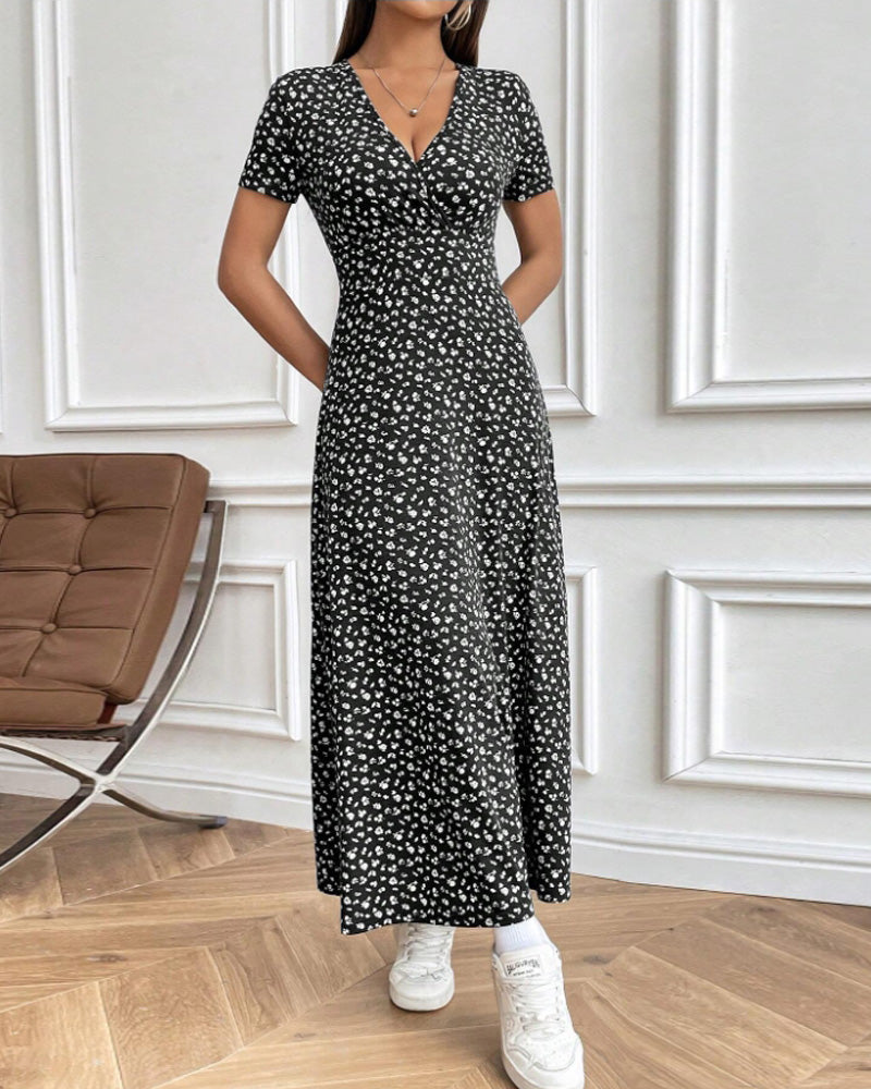 Elegant Dress with a Patterned Design
