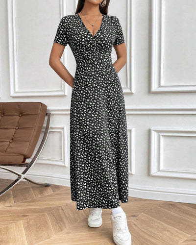Elegant Dress with a Patterned Design