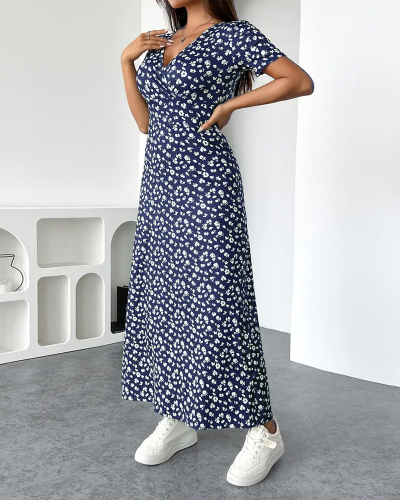 Elegant Dress with a Patterned Design